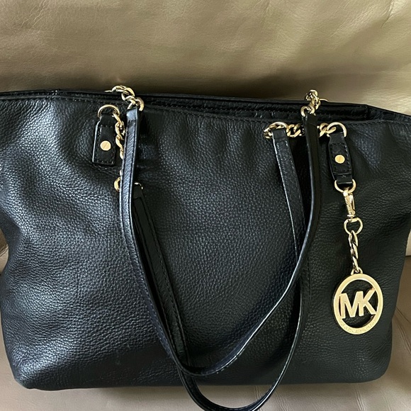 Authentic Micheal Kors bag - Picture 1 of 15